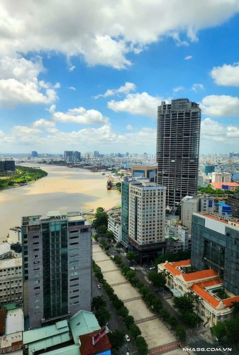 Bán nhà mặt tiền đối diện phố đi bộ Nguyễn Huệ