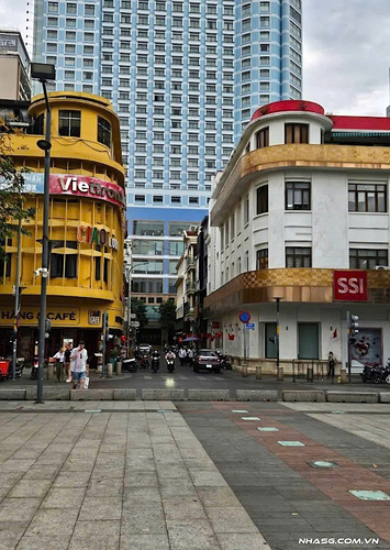 Bán nhà mặt tiền đối diện phố đi bộ Nguyễn Huệ