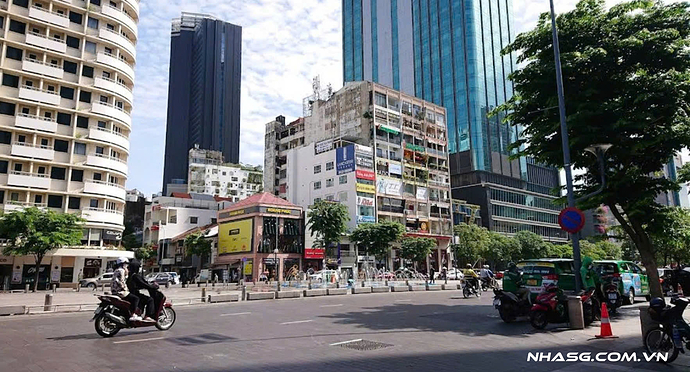 Bán nhà mặt tiền đối diện phố đi bộ Nguyễn Huệ